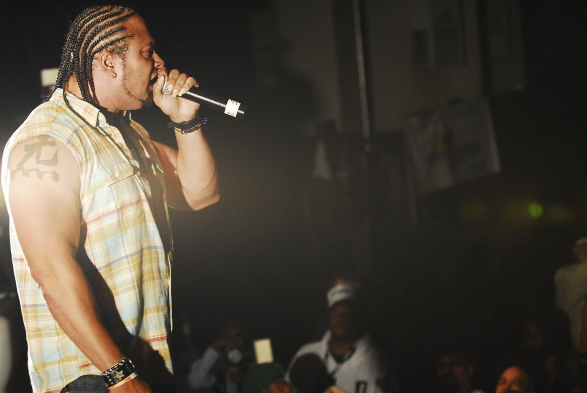 Chino XL se apresentando em Atlanta em 2012. O mestre de cerimônias cresceu em East Orange.