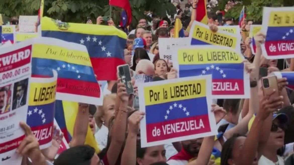 Manifestantes venezuelanos protestam na Espanha em apoio a González• Reuters