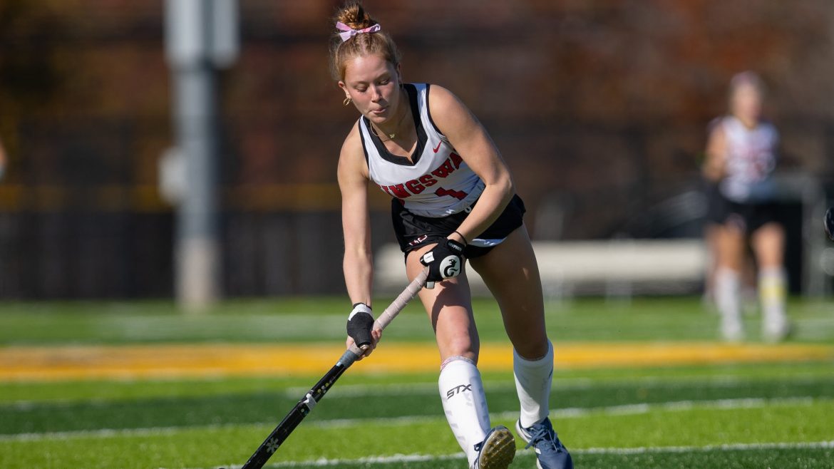 Karlie Mertz (1) de Kingsway dá um chute durante a final do Grupo 4 do NJSIAA, na Bordentown High School, em Bordentown, NJ, no sábado, 11 de novembro de 2023.