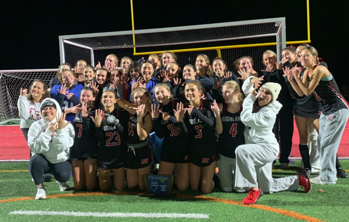Northern Highlands comemora seu campeonato NJG3 Field Hockey de 2024