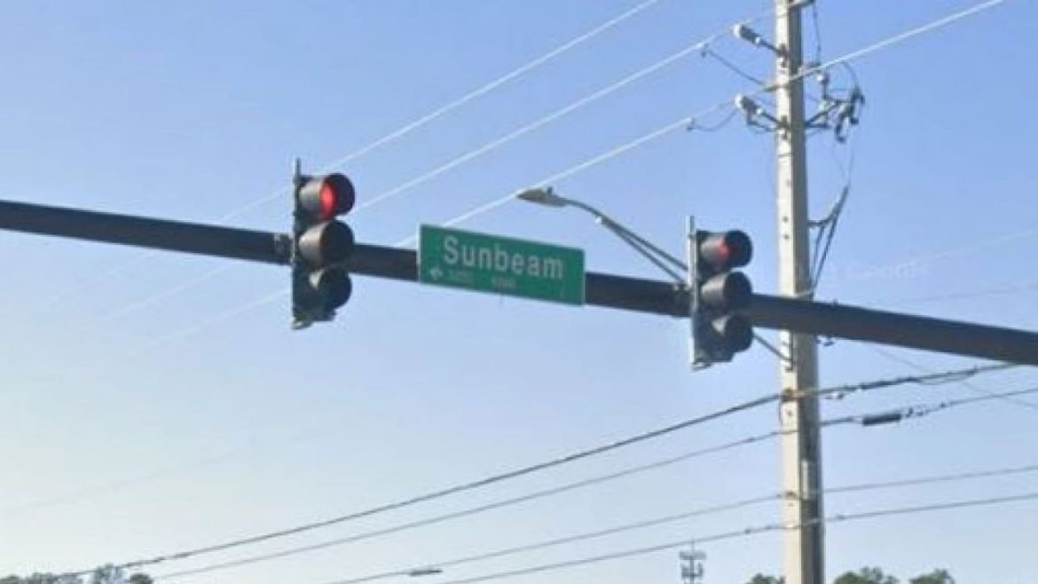 A traffic signal at Sunbeam Road
