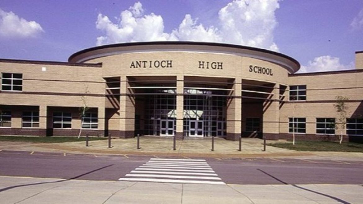 Antioch High School/Reprodução