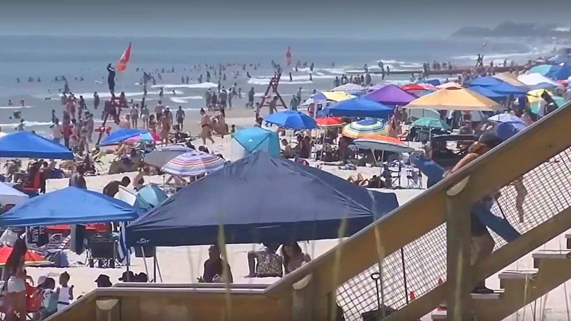 Crowd on Jacksonville Beach