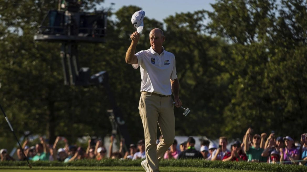 Jim Furyk salutes the crowd after winning the U.S. Senior Open